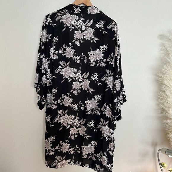 Spiritual Gangster Pool Wrap Kimono Coverup - Picture 6 of 13